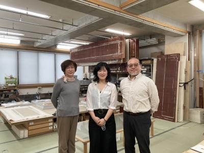 Mrs Ikuko Handa, Ms Mito Matsumaru and Mr Masaki Handa in the Handakyuseido conservation studio